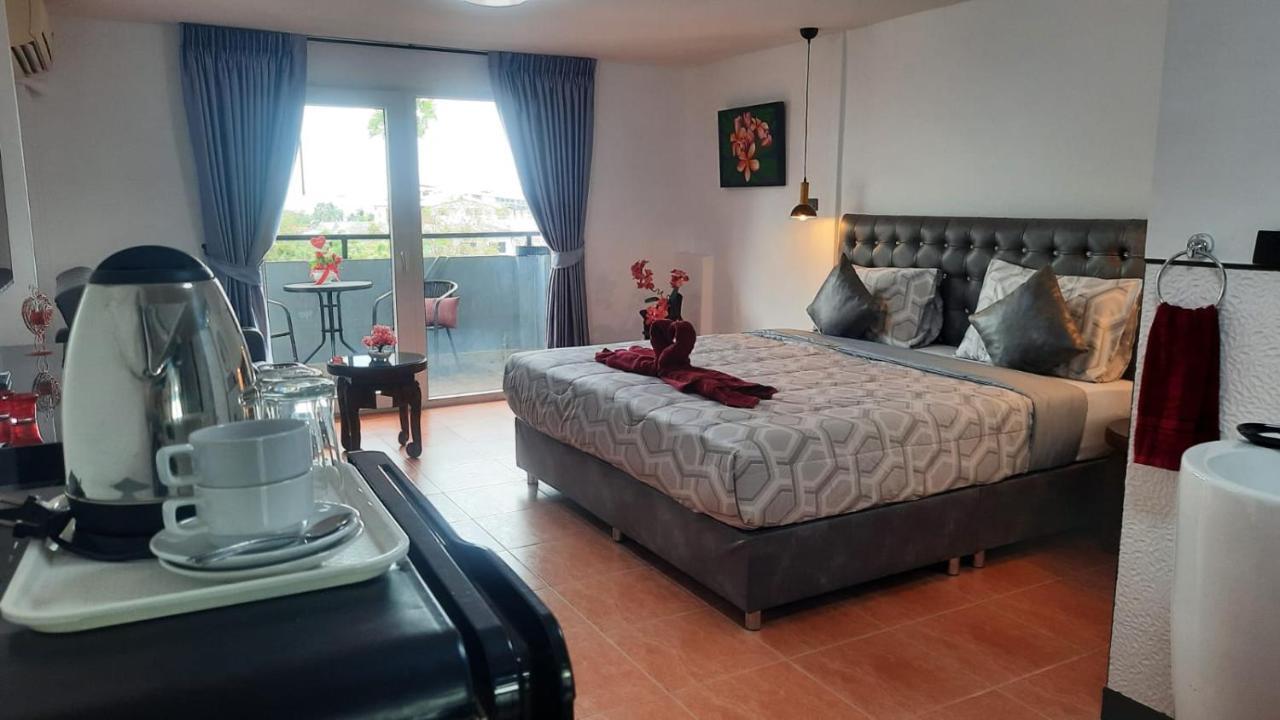 Happy Beach Jomtien Guesthouse Экстерьер фото