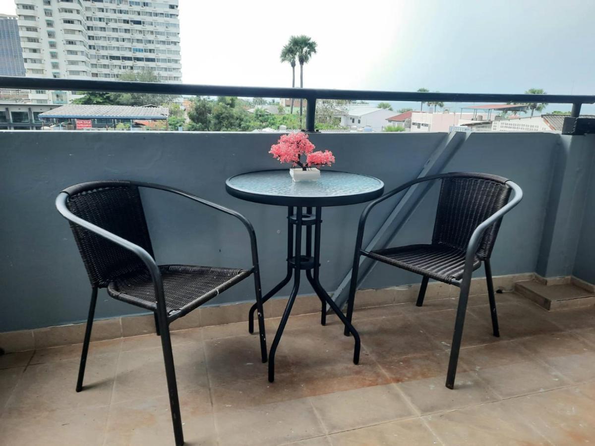 Happy Beach Jomtien Guesthouse Экстерьер фото
