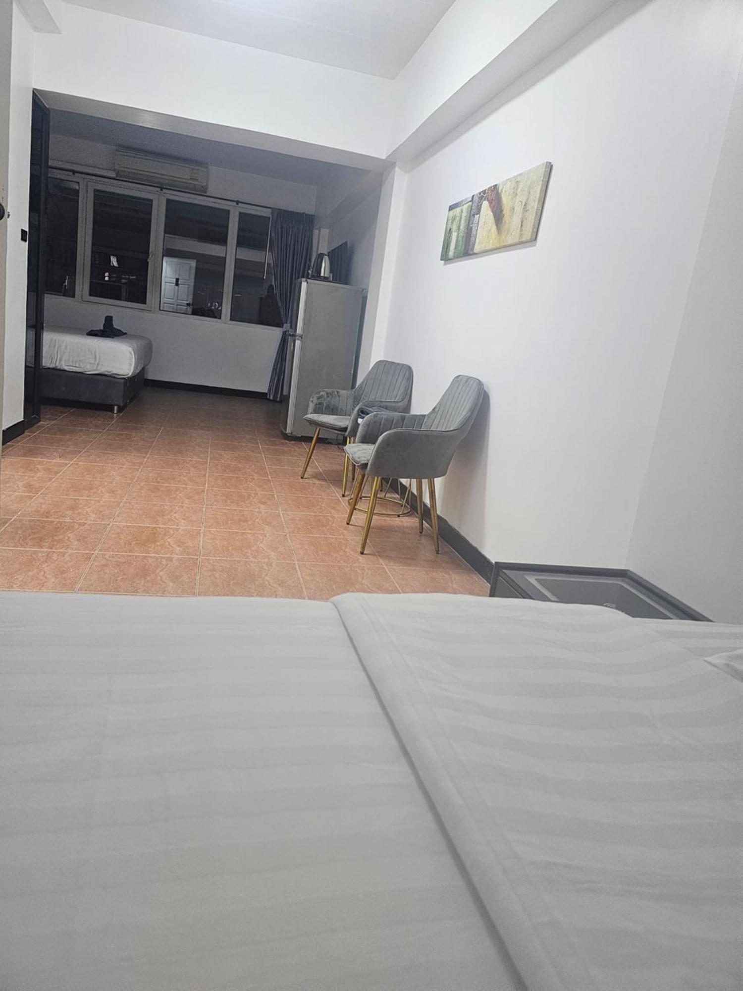 Happy Beach Jomtien Guesthouse Экстерьер фото