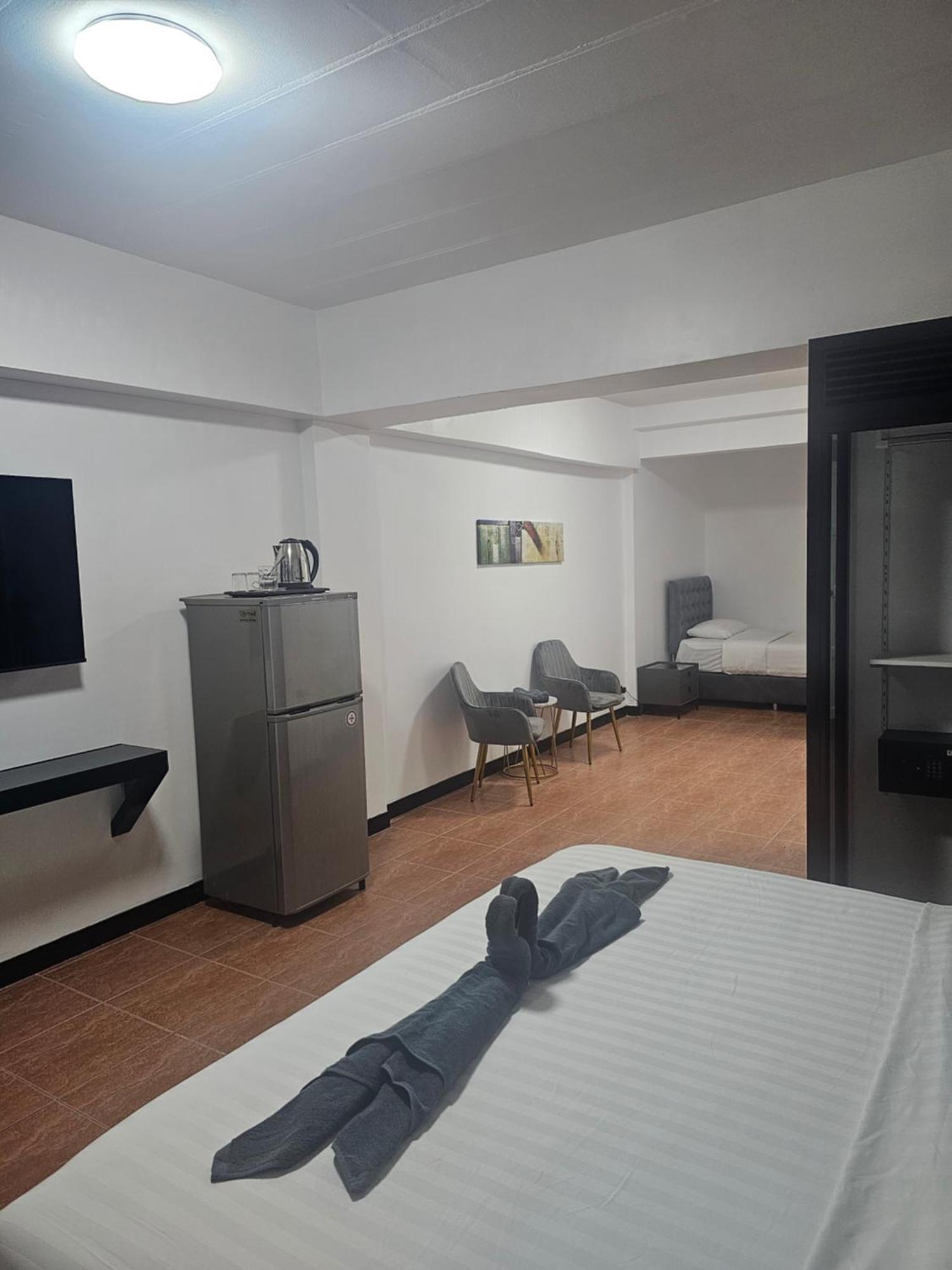 Happy Beach Jomtien Guesthouse Экстерьер фото