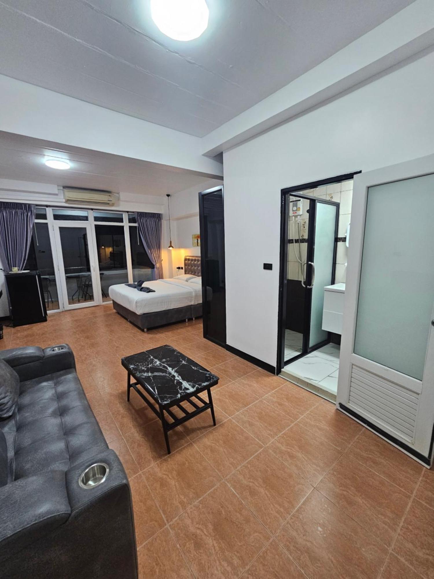 Happy Beach Jomtien Guesthouse Экстерьер фото