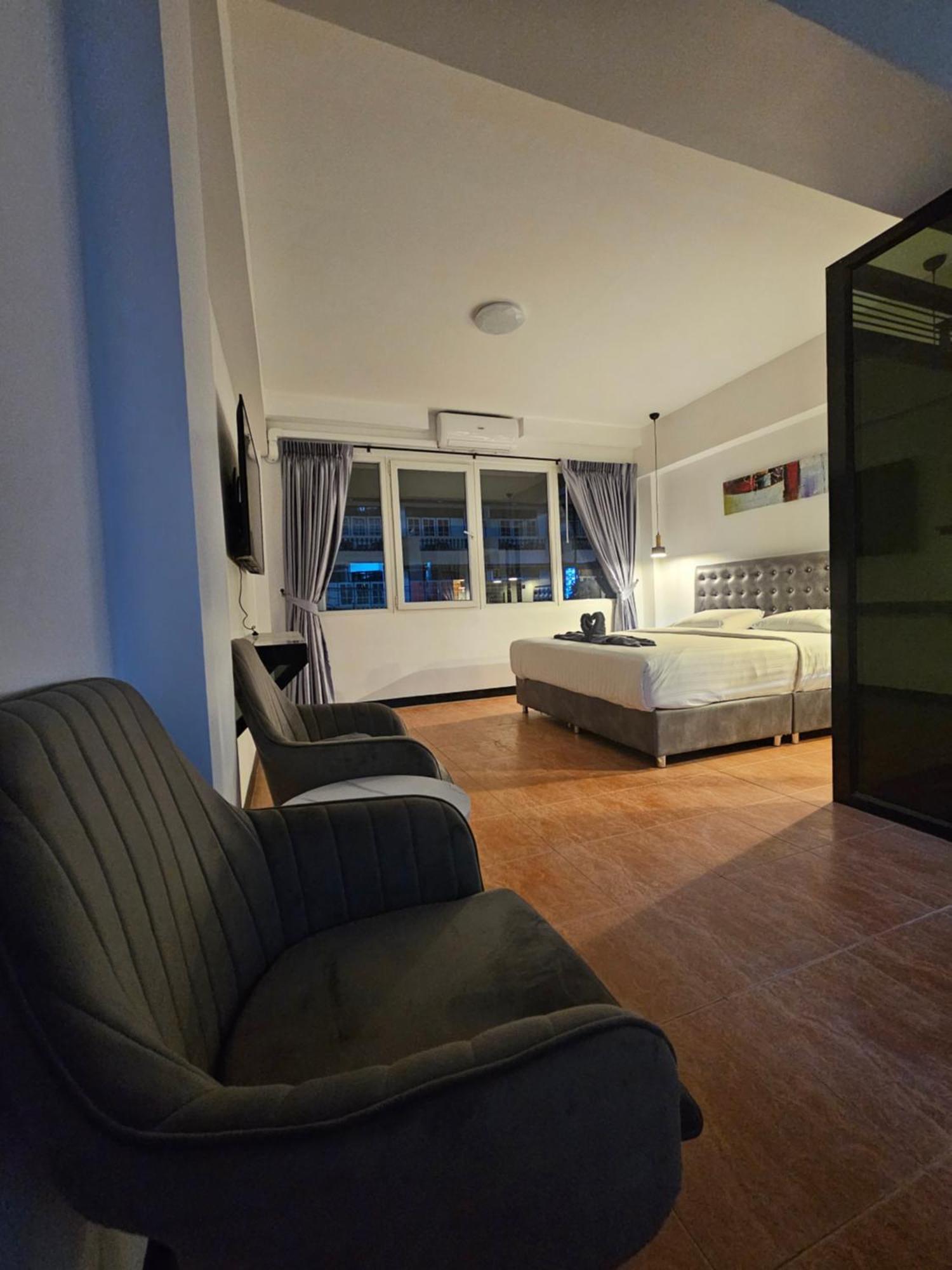 Happy Beach Jomtien Guesthouse Экстерьер фото